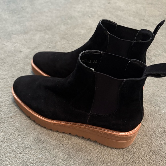 Silent D Uvika Suede Chelsea Boots - Picture 3 of 10